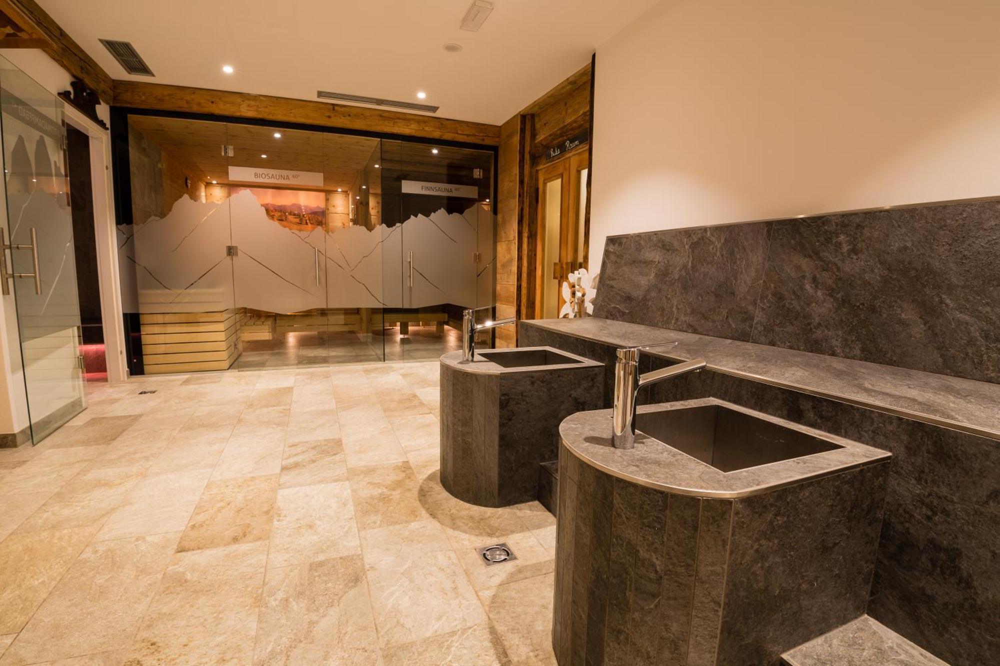 Hotel Alpenland Мосо Екстериор снимка