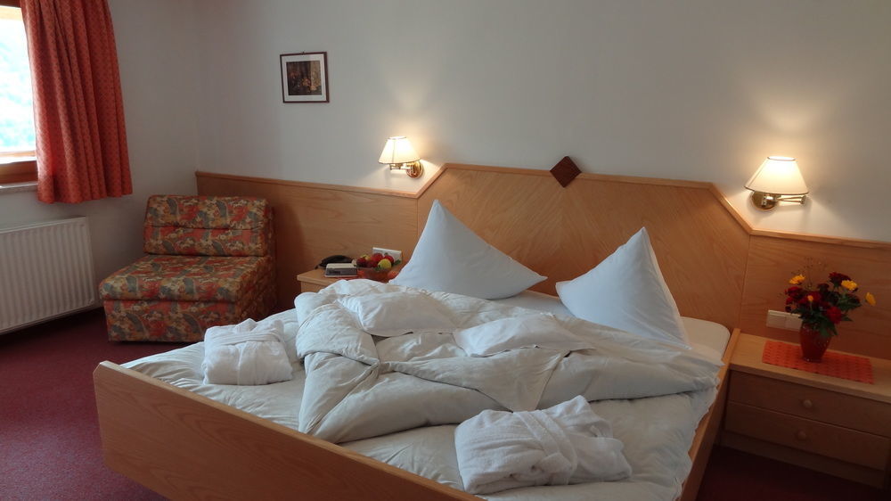 Hotel Alpenland Мосо Екстериор снимка
