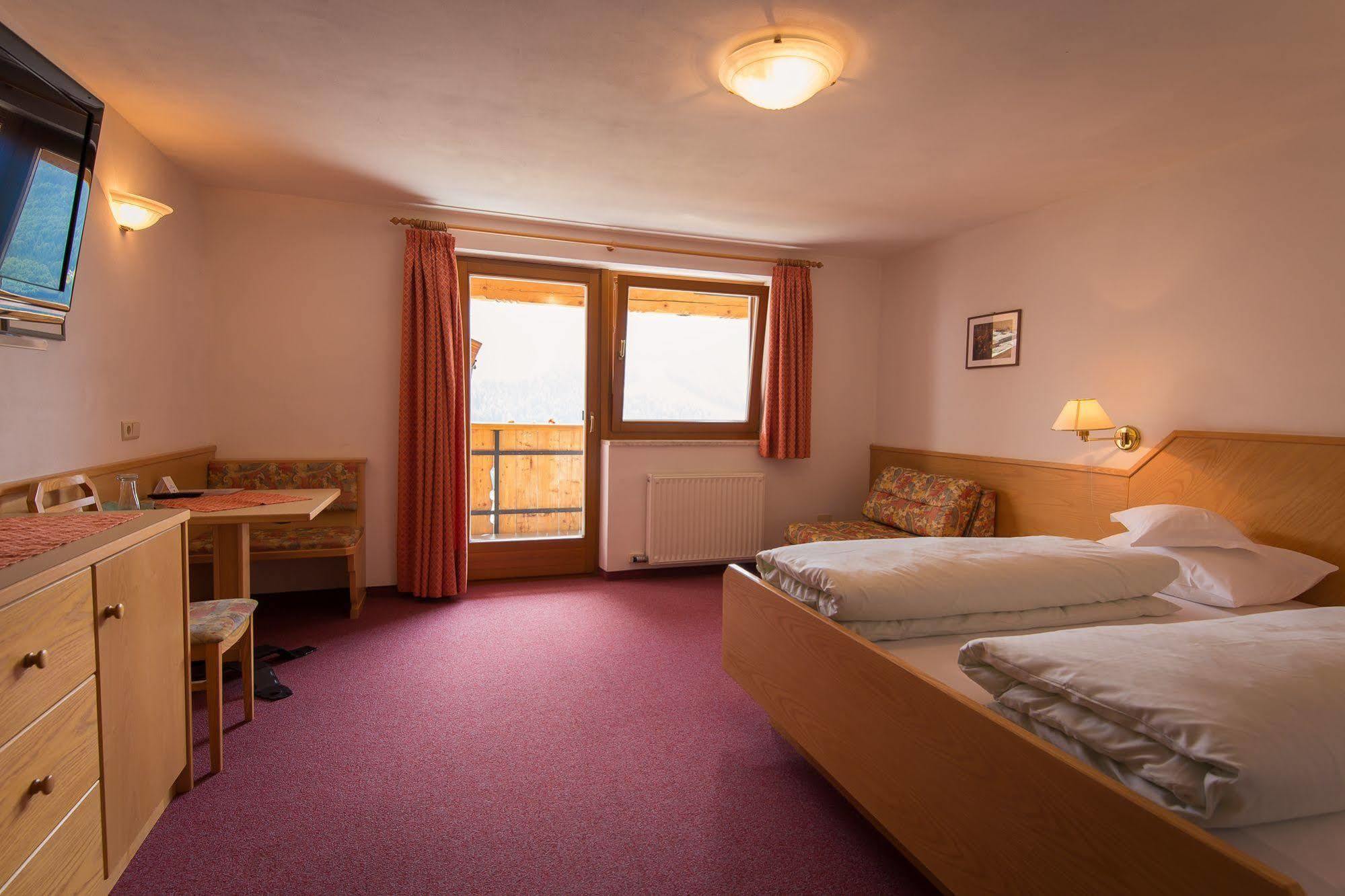 Hotel Alpenland Мосо Екстериор снимка