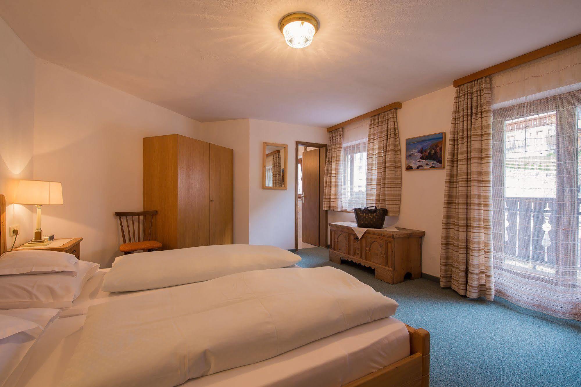 Hotel Alpenland Мосо Екстериор снимка
