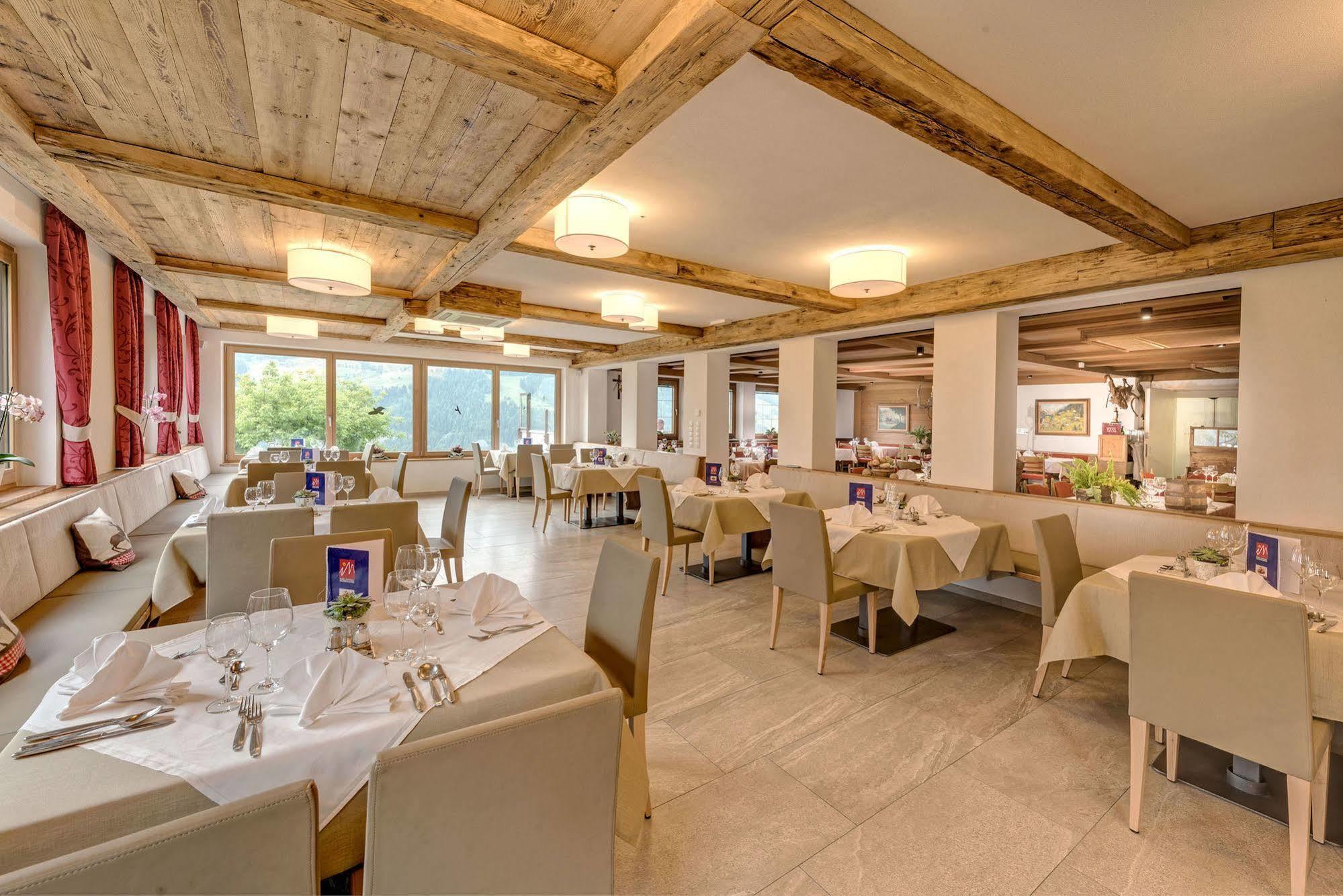 Hotel Alpenland Мосо Екстериор снимка